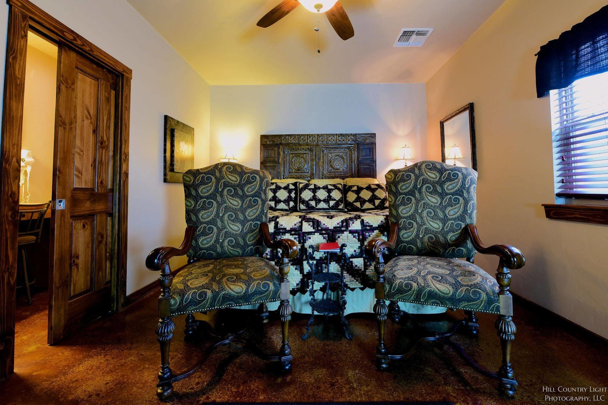 Lazy T Bed And Breakfast Fredericksburg Exterior photo